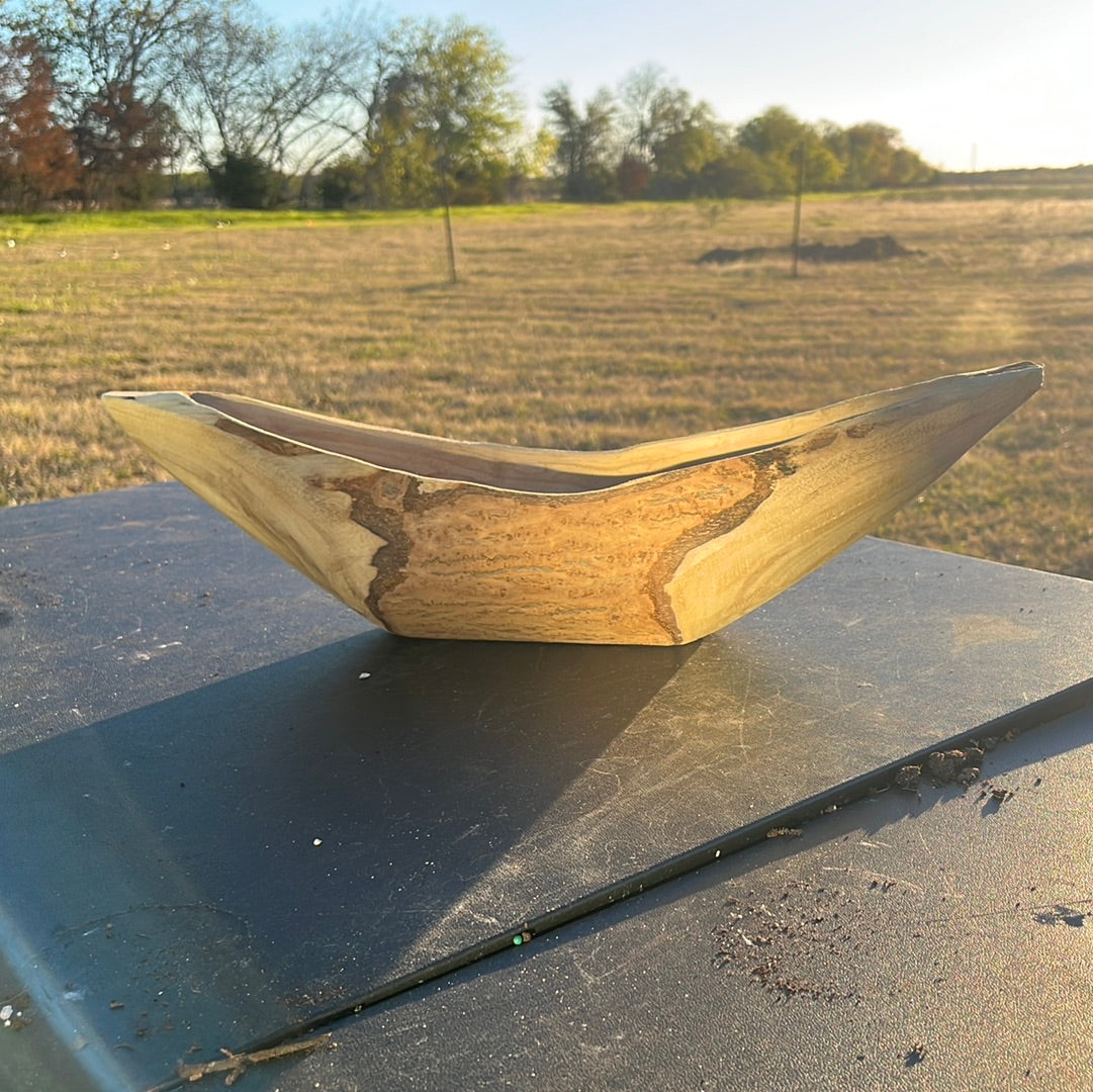 CARVING ANGULAR BOAT